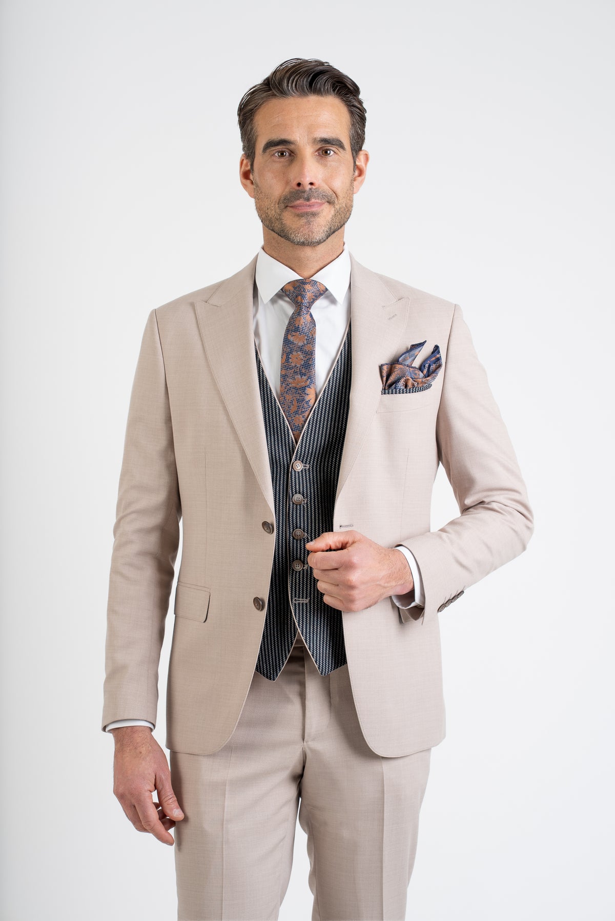 Gabetti Elegant Slim Fit Beige Suit